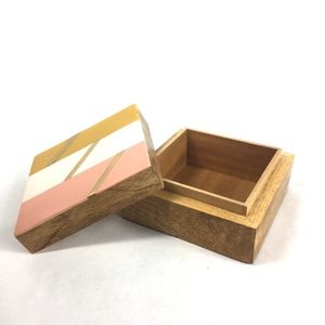 **HOST PICK*** Pier 1 - Wooden Box 3 1/2" x 3 1/2"